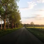 Siedlisko Barycz Kolonia, Dom Caloroczny Na Wylacznosc - 50 M2 6 Osobowy Z 2 Pokojami, Teren 2 Hektary Wsrod Lasow I Lak Zwolen (Zwolen)