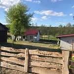 Siedlisko Barycz Kolonia, Dom Caloroczny Na Wylacznosc - 50 M2 6 Osobowy Z 2 Pokojami, Teren 2 Hektary Wsrod Lasow I Lak Zwolen (Zwolen)