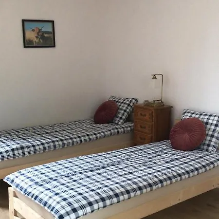 Appartement Siedlisko Barycz Kolonia, Dom Caloroczny Na Wylacznosc - 50 M2 6 Osobowy Z 2 Pokojami, Teren 2 Hektary Wsrod Lasow I Lak