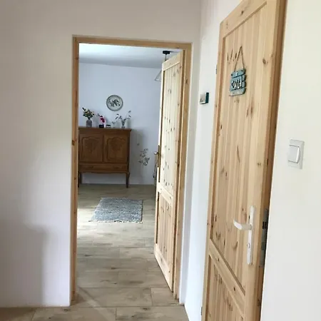 Siedlisko Barycz Kolonia, Dom Caloroczny Na Wylacznosc - 50 M2 6 Osobowy Z 2 Pokojami, Teren 2 Hektary Wsrod Lasow I Lak Zwolen (Zwolen)