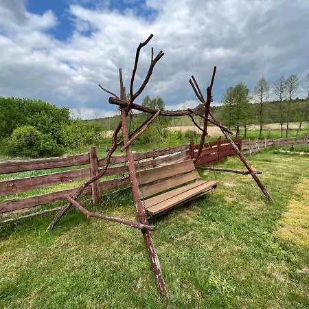 Siedlisko Barycz Kolonia, Dom Caloroczny Na Wylacznosc - 50 M2 6 Osobowy Z 2 Pokojami, Teren 2 Hektary Wsrod Lasow I Lak Zwolen (Zwolen)