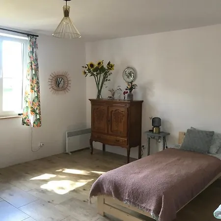 Siedlisko Barycz Kolonia, Dom Caloroczny Na Wylacznosc - 50 M2 6 Osobowy Z 2 Pokojami, Teren 2 Hektary Wsrod Lasow I Lak Lägenhet