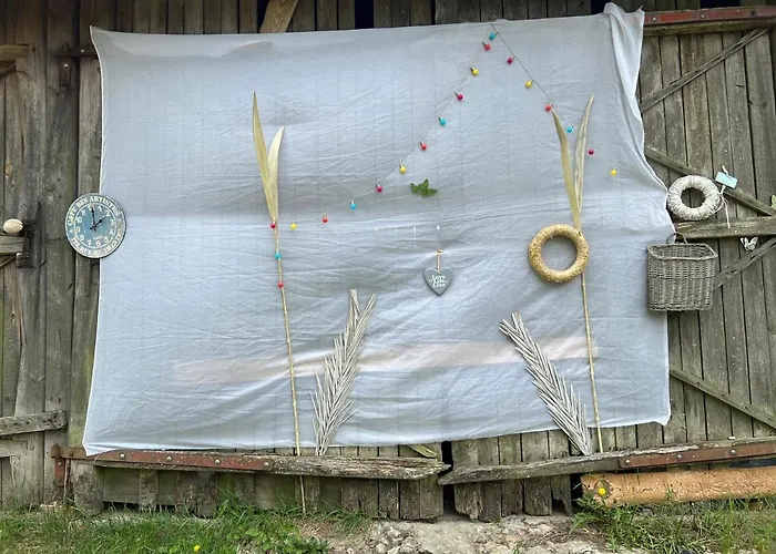 Siedlisko Barycz Kolonia, Dom Caloroczny Na Wylacznosc - 50 M2 6 Osobowy Z 2 Pokojami, Teren 2 Hektary Wsrod Lasow I Lak Zwolen (Zwolen)