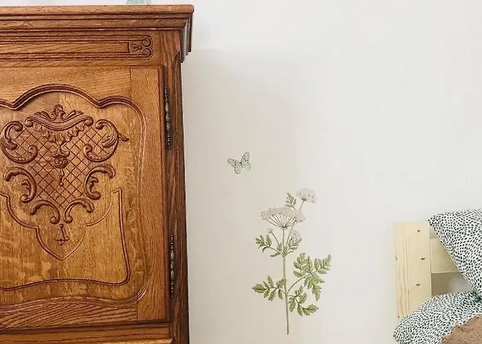 Siedlisko Barycz Kolonia, Dom Caloroczny Na Wylacznosc - 50 M2 6 Osobowy Z 2 Pokojami, Teren 2 Hektary Wsrod Lasow I Lak